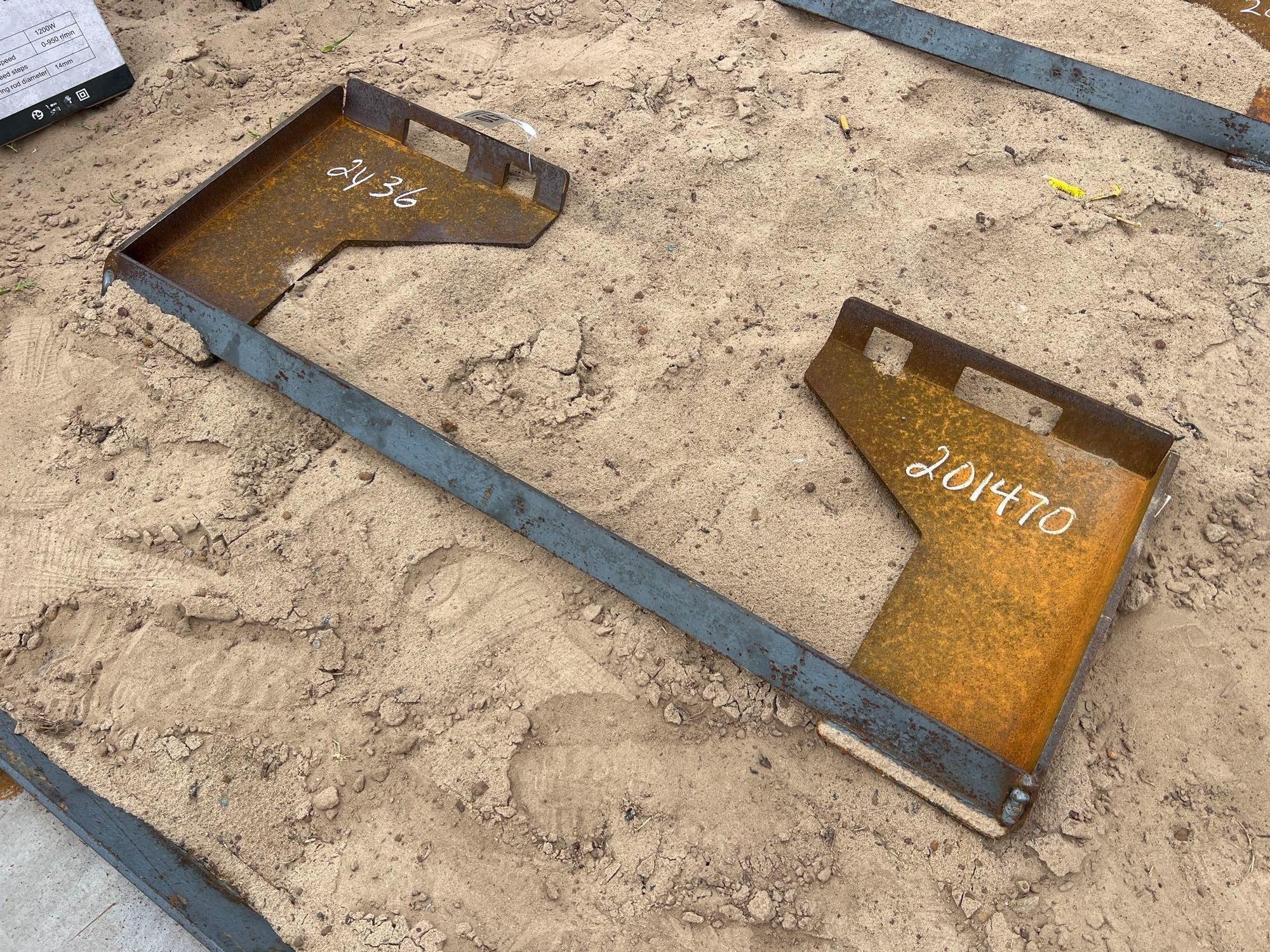 UNUSED LANDHONOR UNIVERSAL ADAPTER PLATES (A54757)