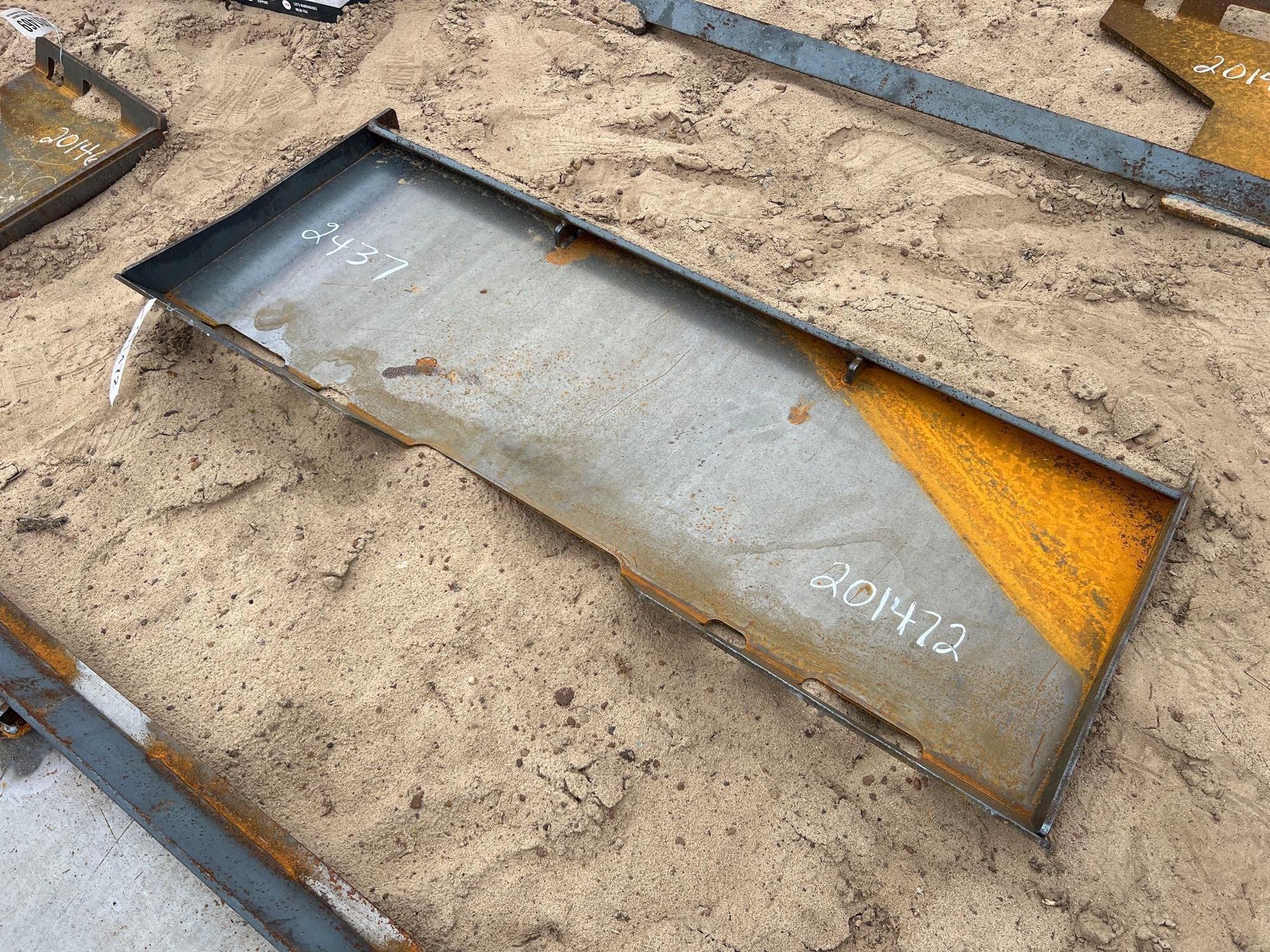 UNUSED LANDHONOR UNIVERSAL ADAPTER PLATES (A54757)