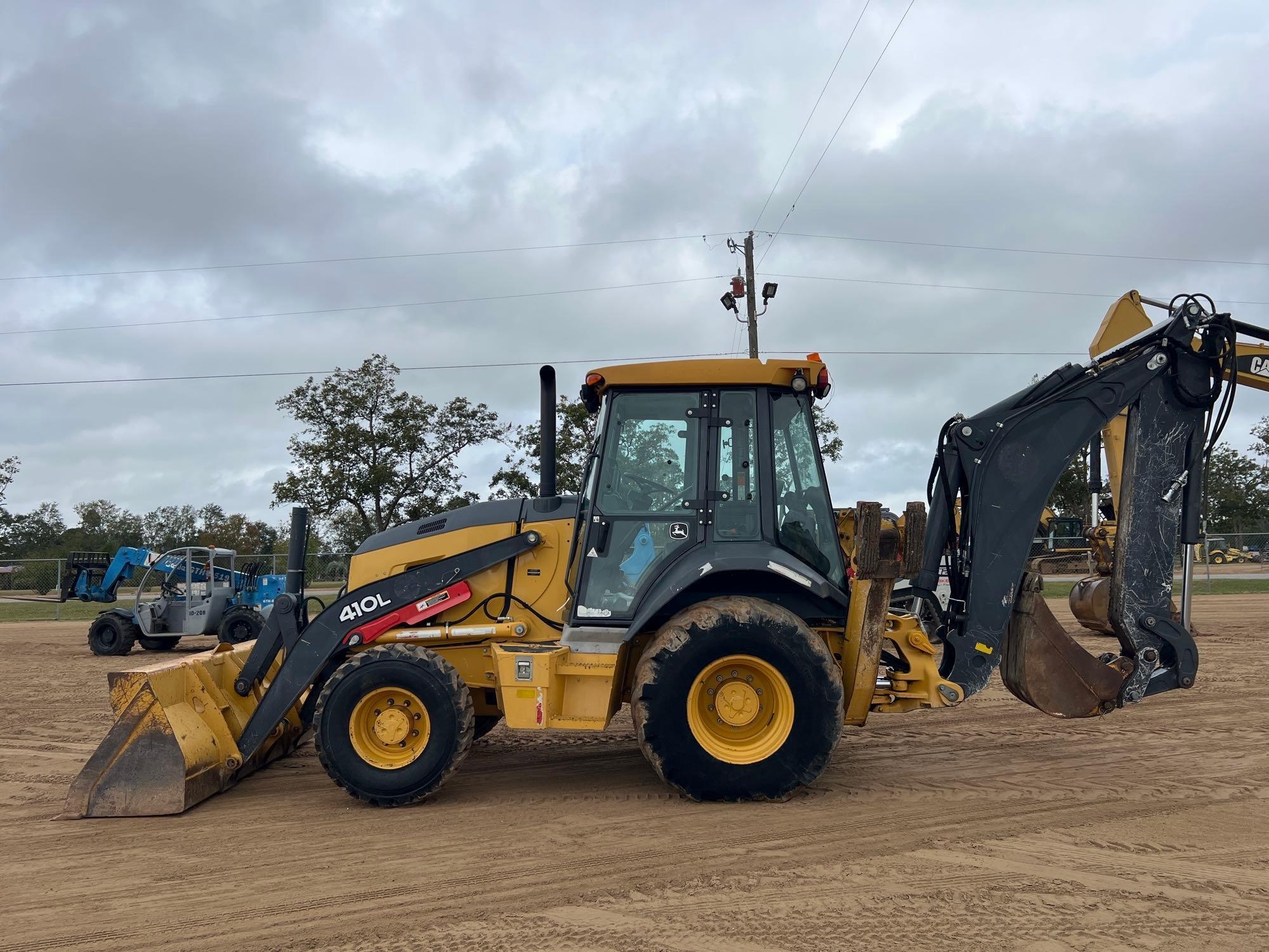 2017 JOHN DEERE 410L BACKHOE (A52705)