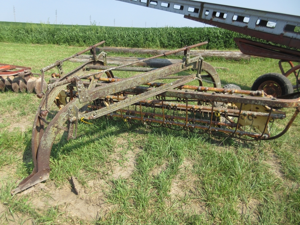 New Idea Pull Type Hay Rake (A50515)