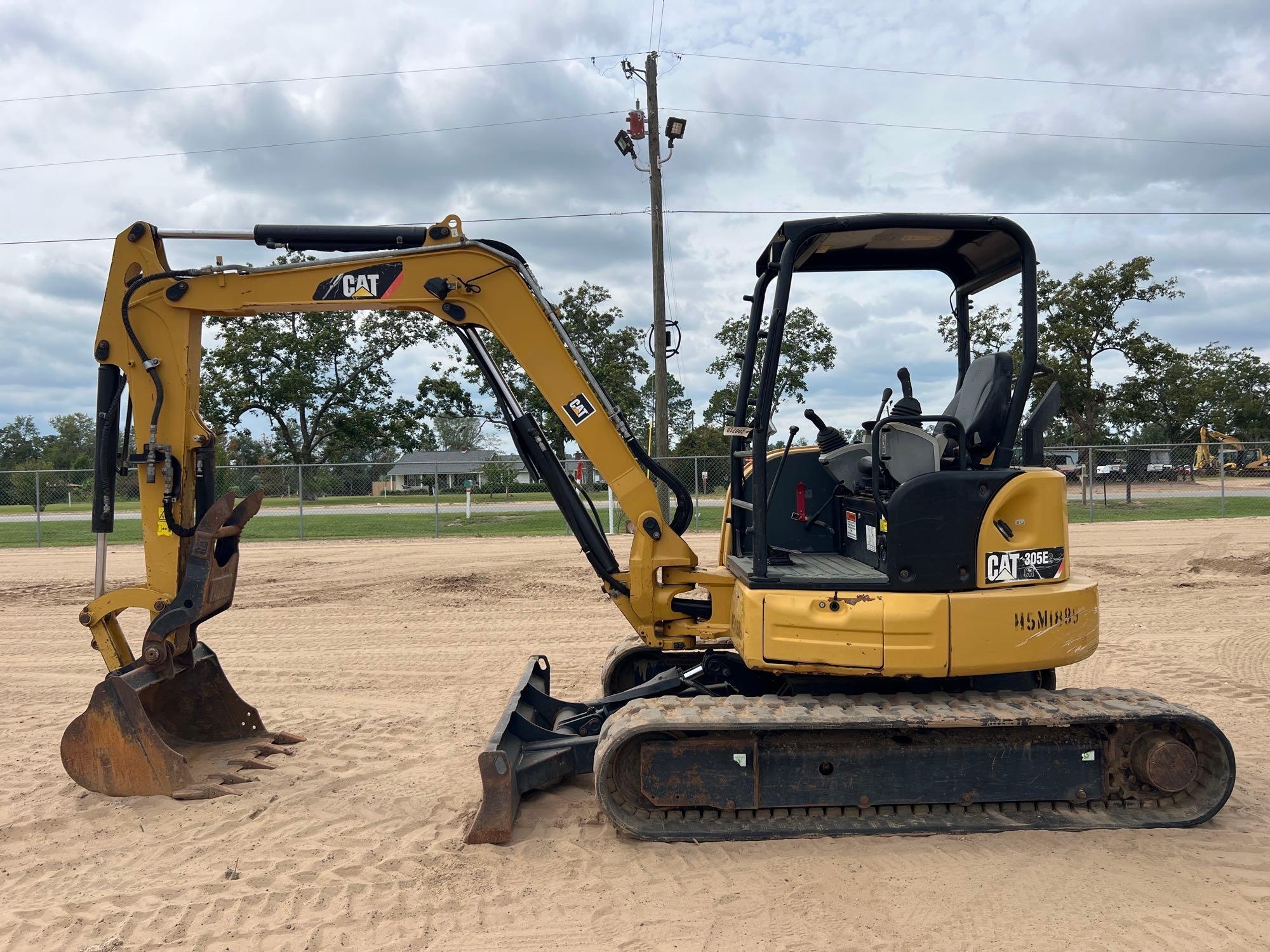 2016 CATERPILLAR 305E2 CR EXCAVATOR (A51246)