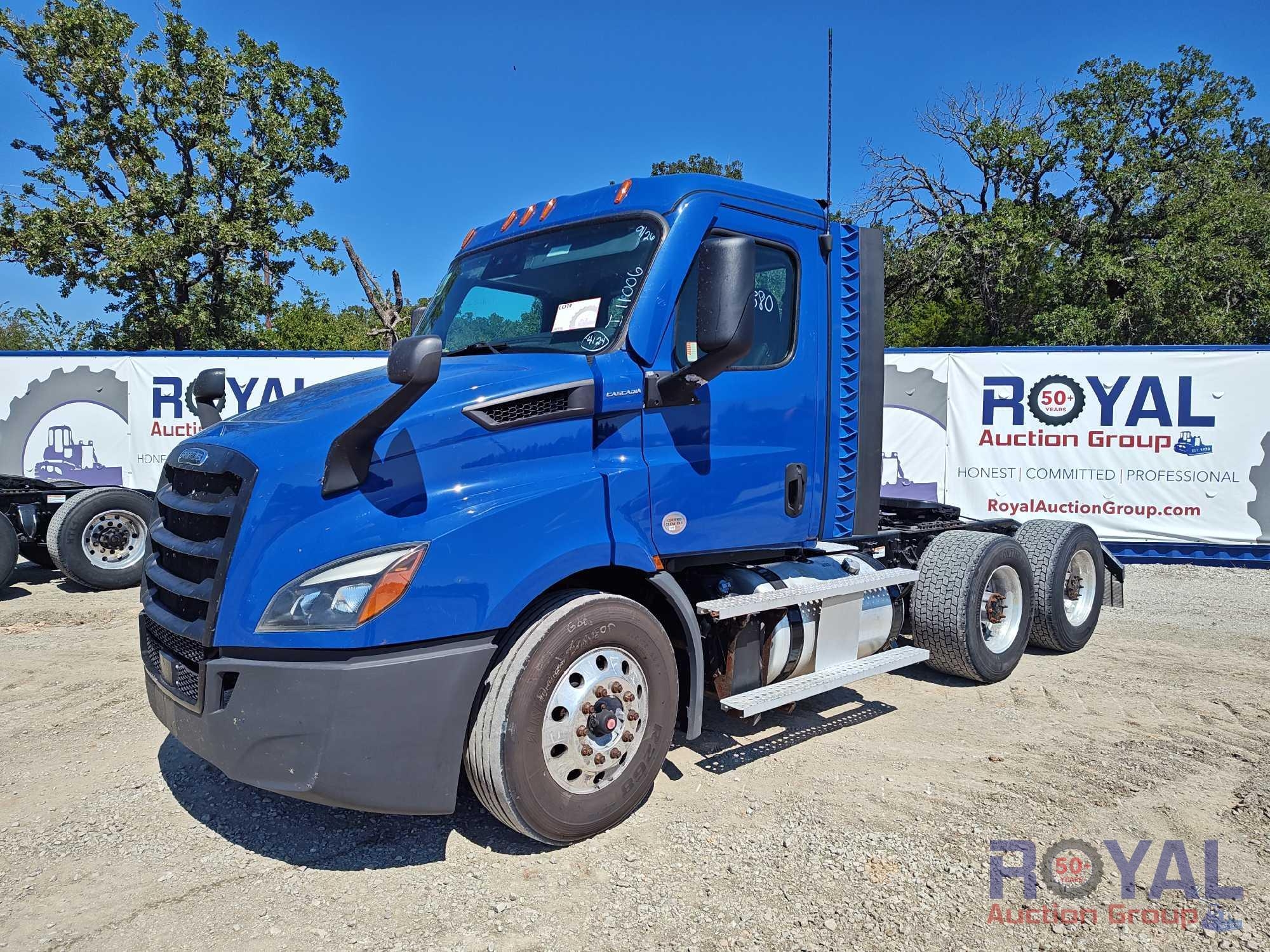 2021 Freightliner Cascadia 116 T/A Day Cab Truck Tractor (A52377)