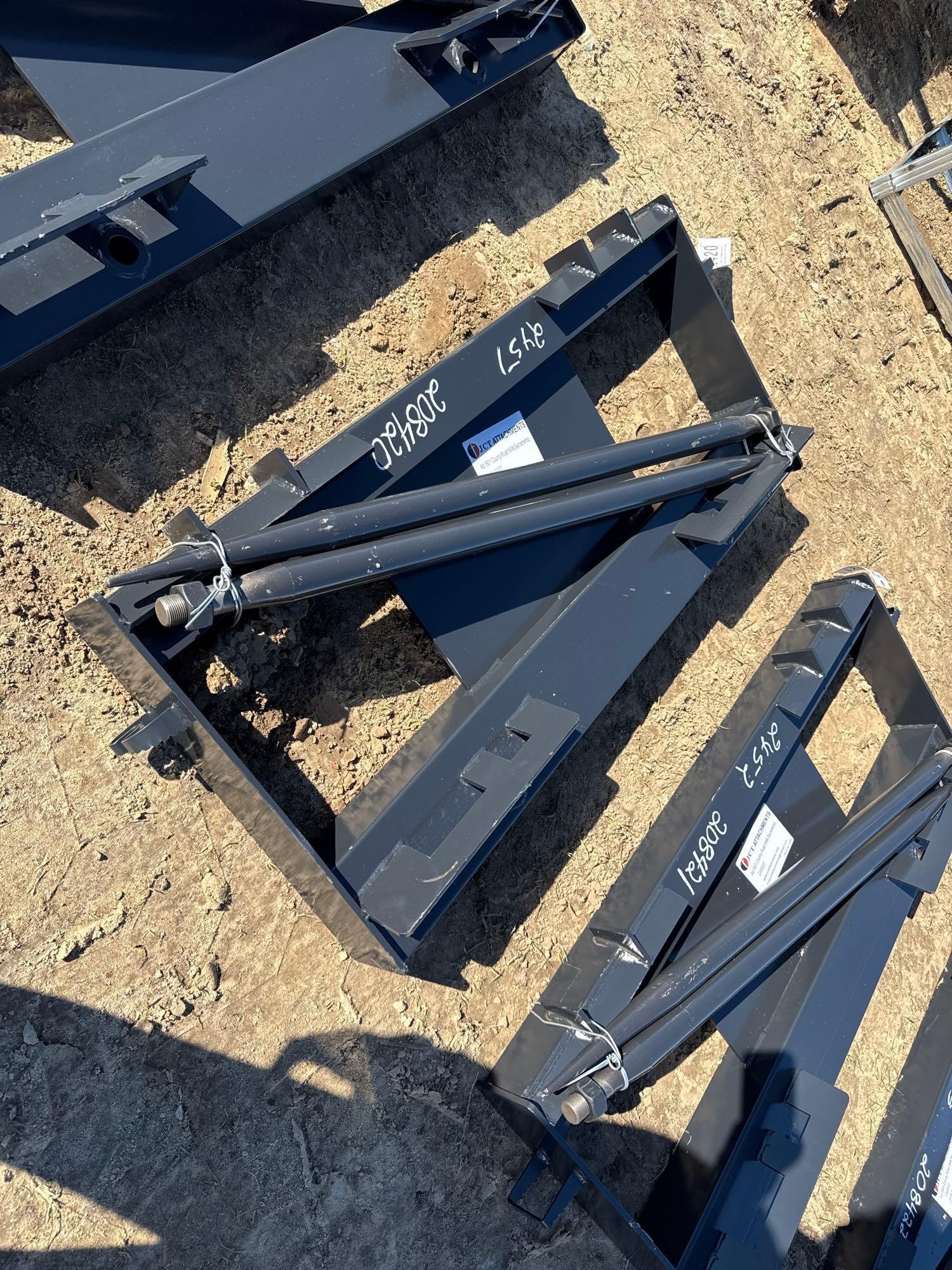 UNUSED JCT 2 PRONG BALE SPEAR (A58376)