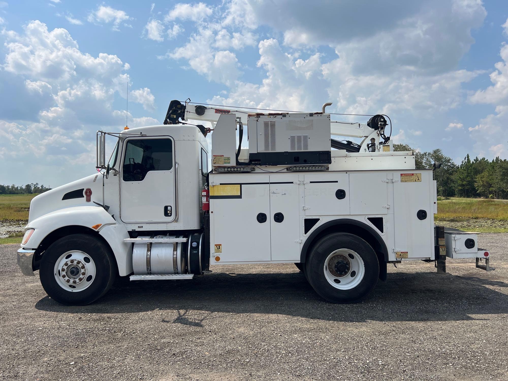 2015 KENWORTH T270 SERVICE TRUCK (A51406)