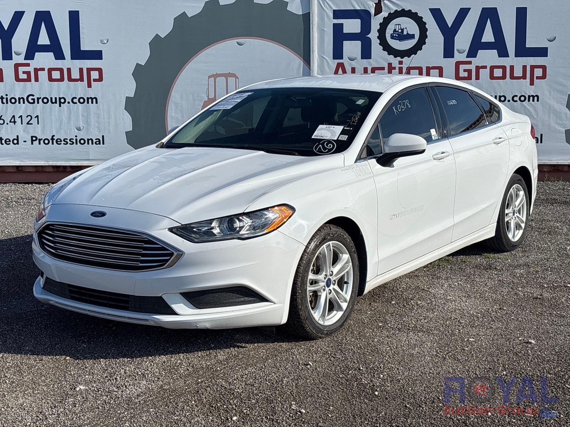2018 Ford Fusion Hybrid Sedan (A53424)