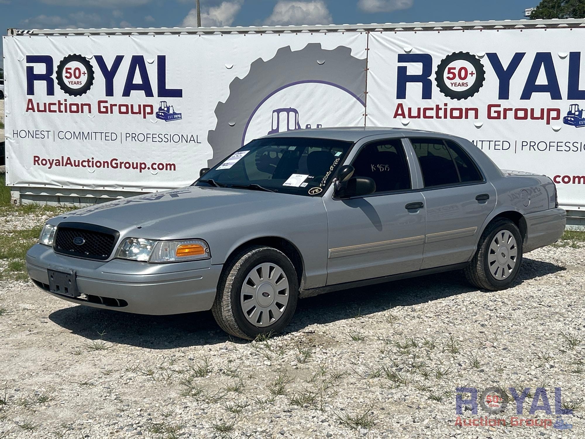2011 Ford Crown Victoria Sedan (A51694)