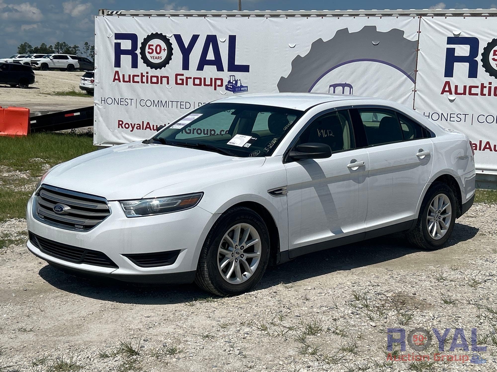 2015 Ford Taurus SE Sedan (A54815)