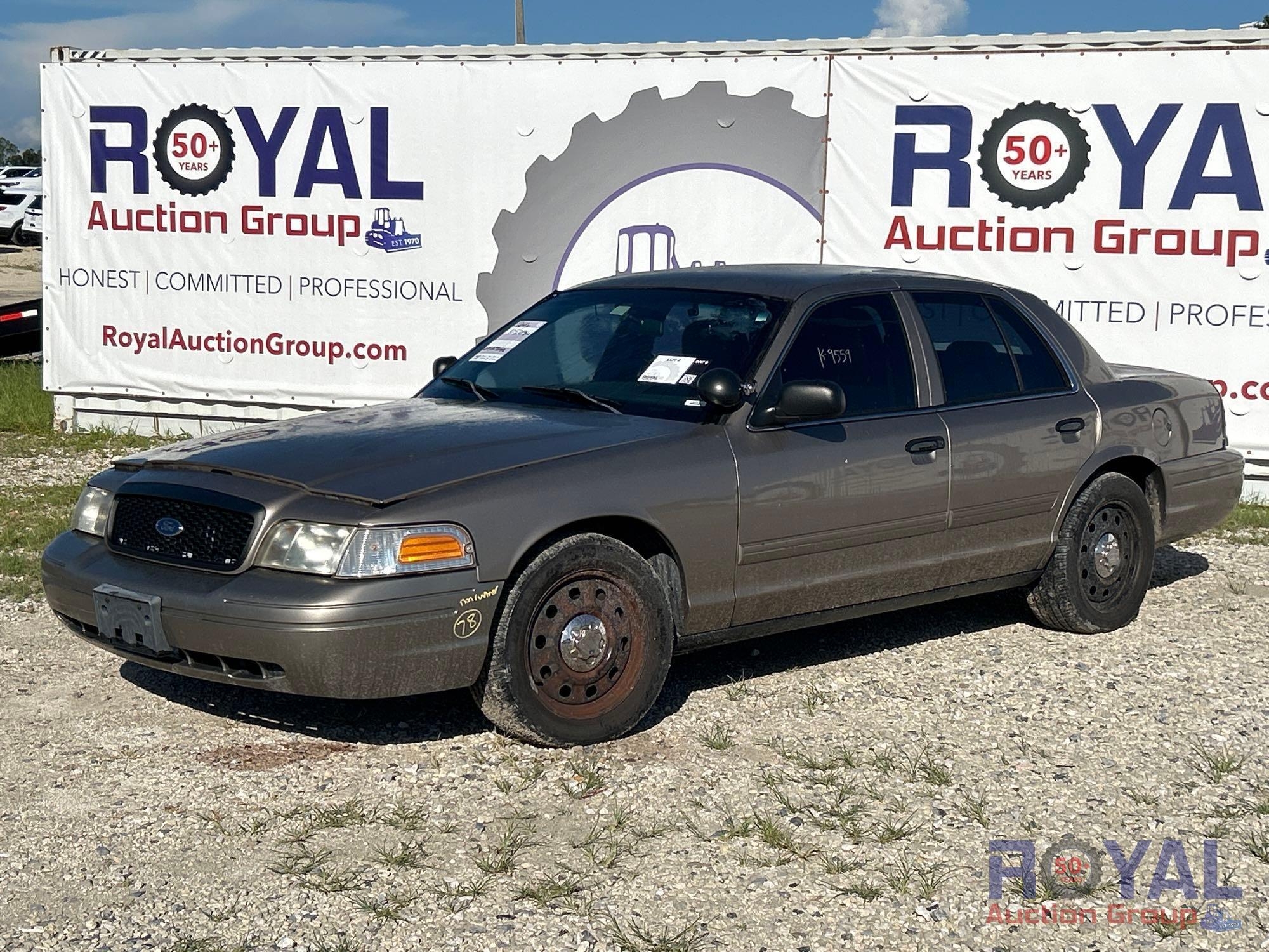 2011 Ford Crown Victoria Sedan (A51694)
