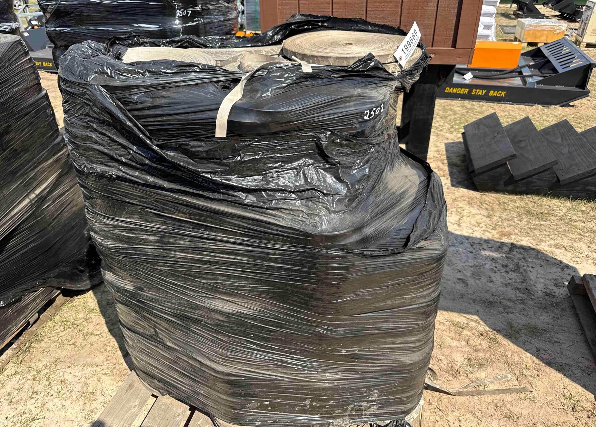 PALLET OF MILITARY STRAPS (A51248)