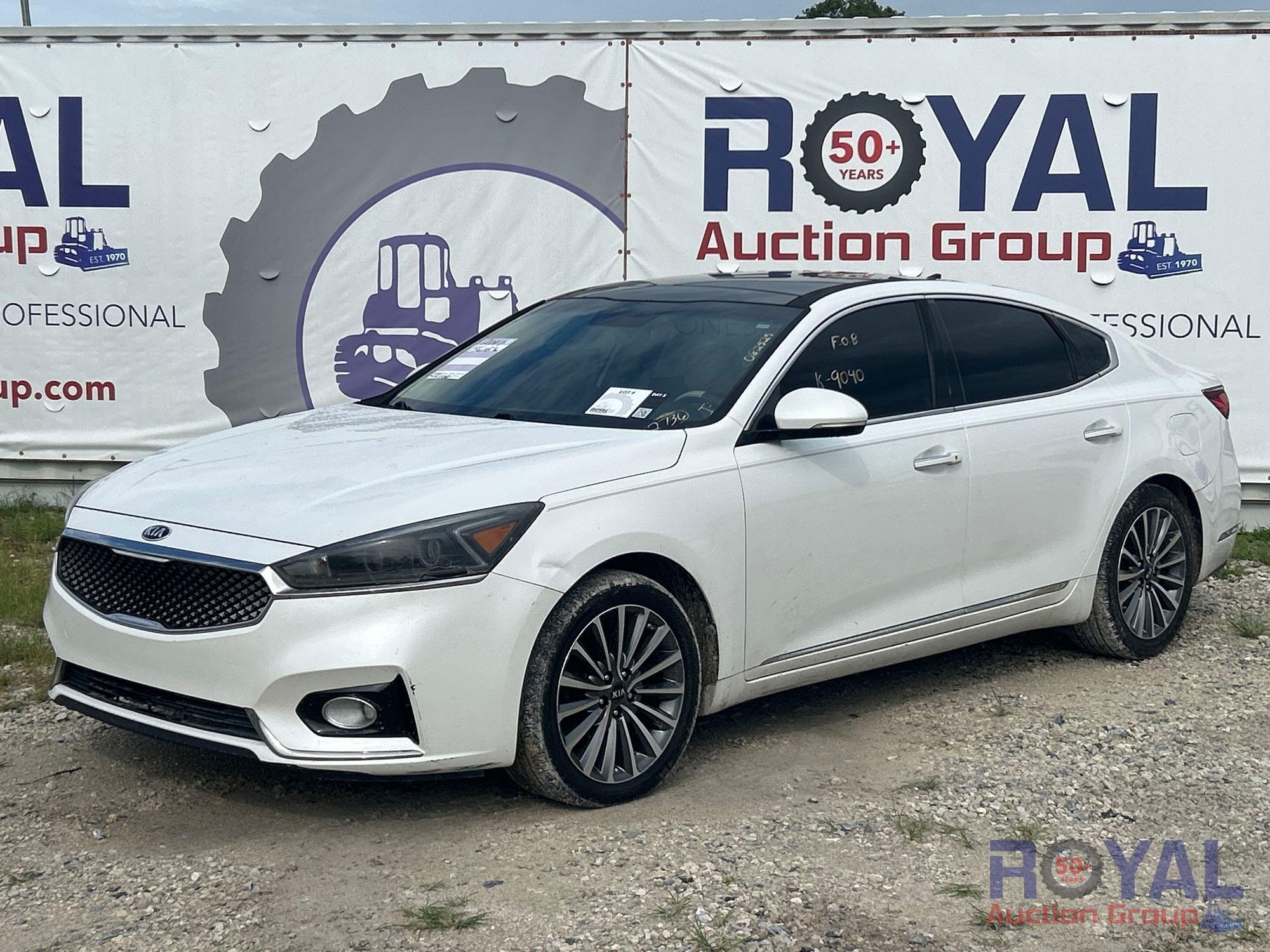 2017 Kia Cadenza Premium Sedan (A51694)