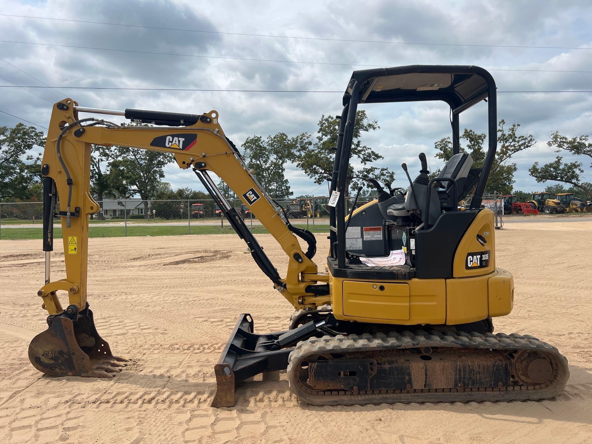 2018 CATERPILLAR 303ECR EXCAVATOR (A51246)