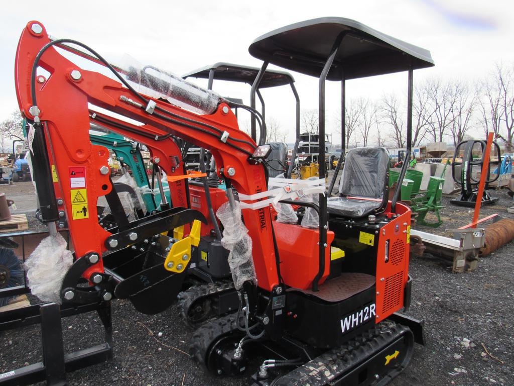 AGT WH12R Mini Excavator (A41852)