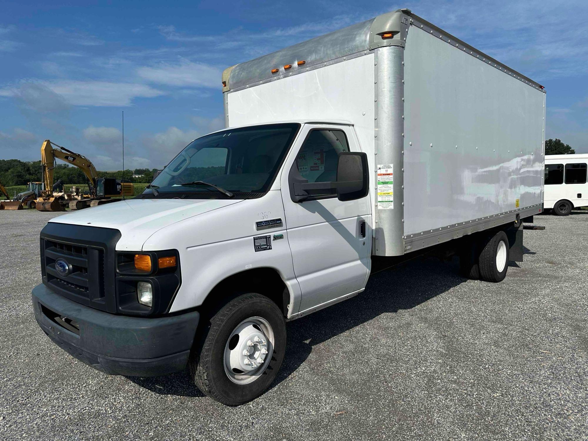 2013 Ford E350 Box Truck (A47477)