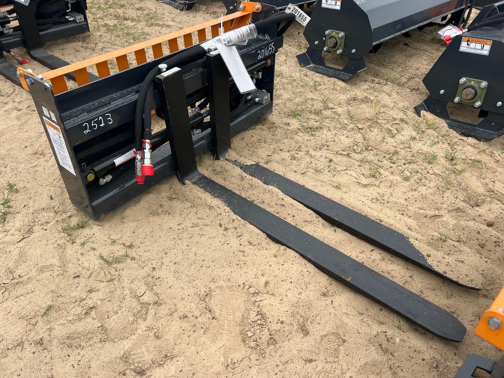 UNUSED WOLVERINE PFA-11-3300G HYD PALLET FORKS (A54757)