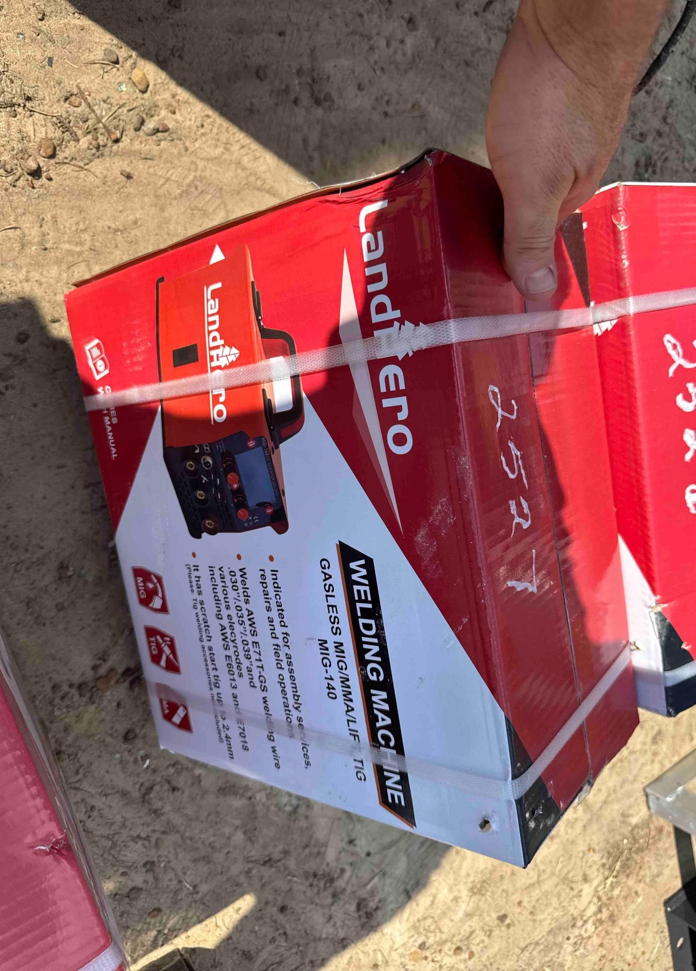 UNUSED LANDHERO MIG-140 WELDING MACHINE (A51248)