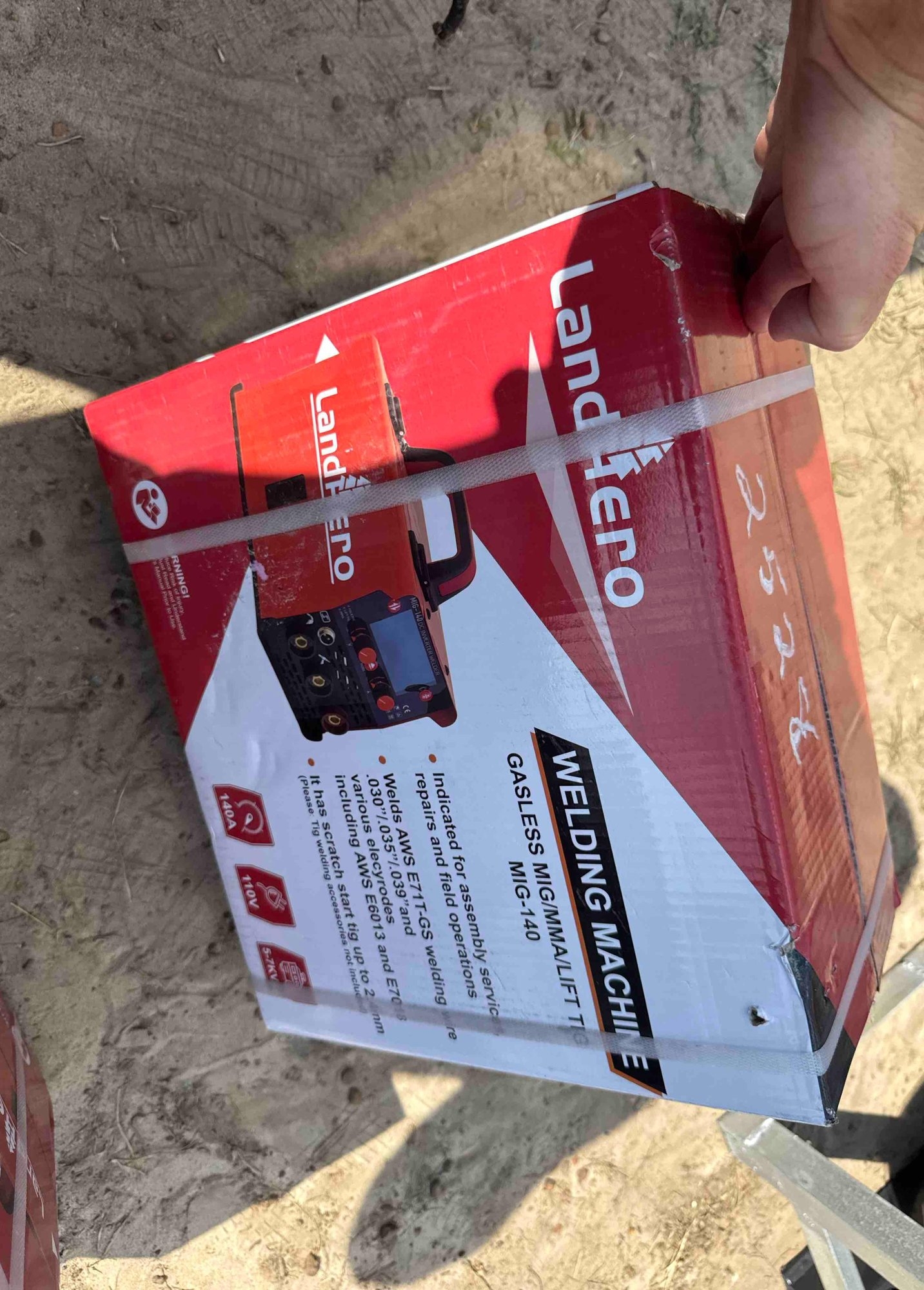 UNUSED LANDHERO MIG-140 WELDING MACHINE (A51248)