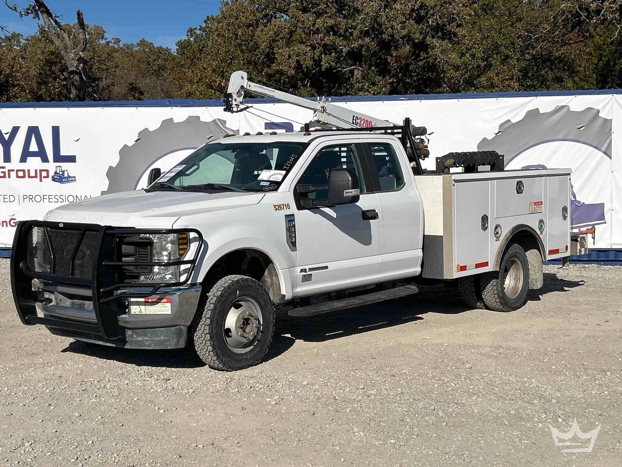 2018 Ford F-350 4x4 Ext. Cab Stellar FC3200 3,200lb 1.5 Ton Service Crane Truck (A55973)