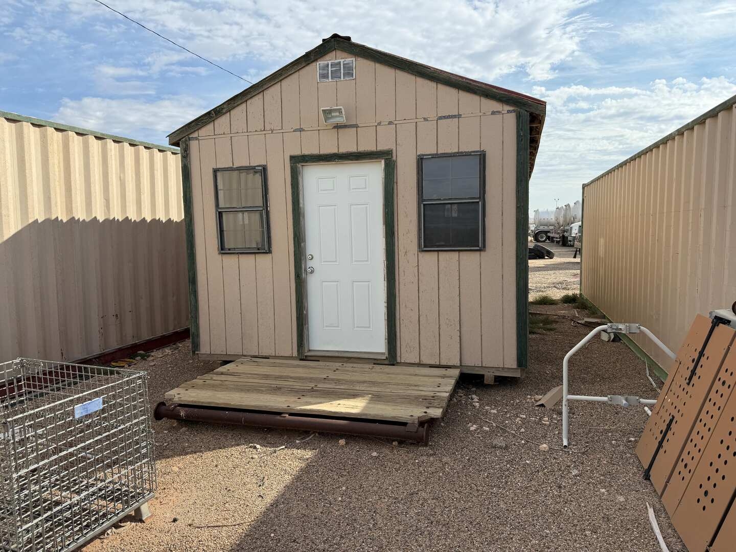 SKIDDED SHED (A55745)