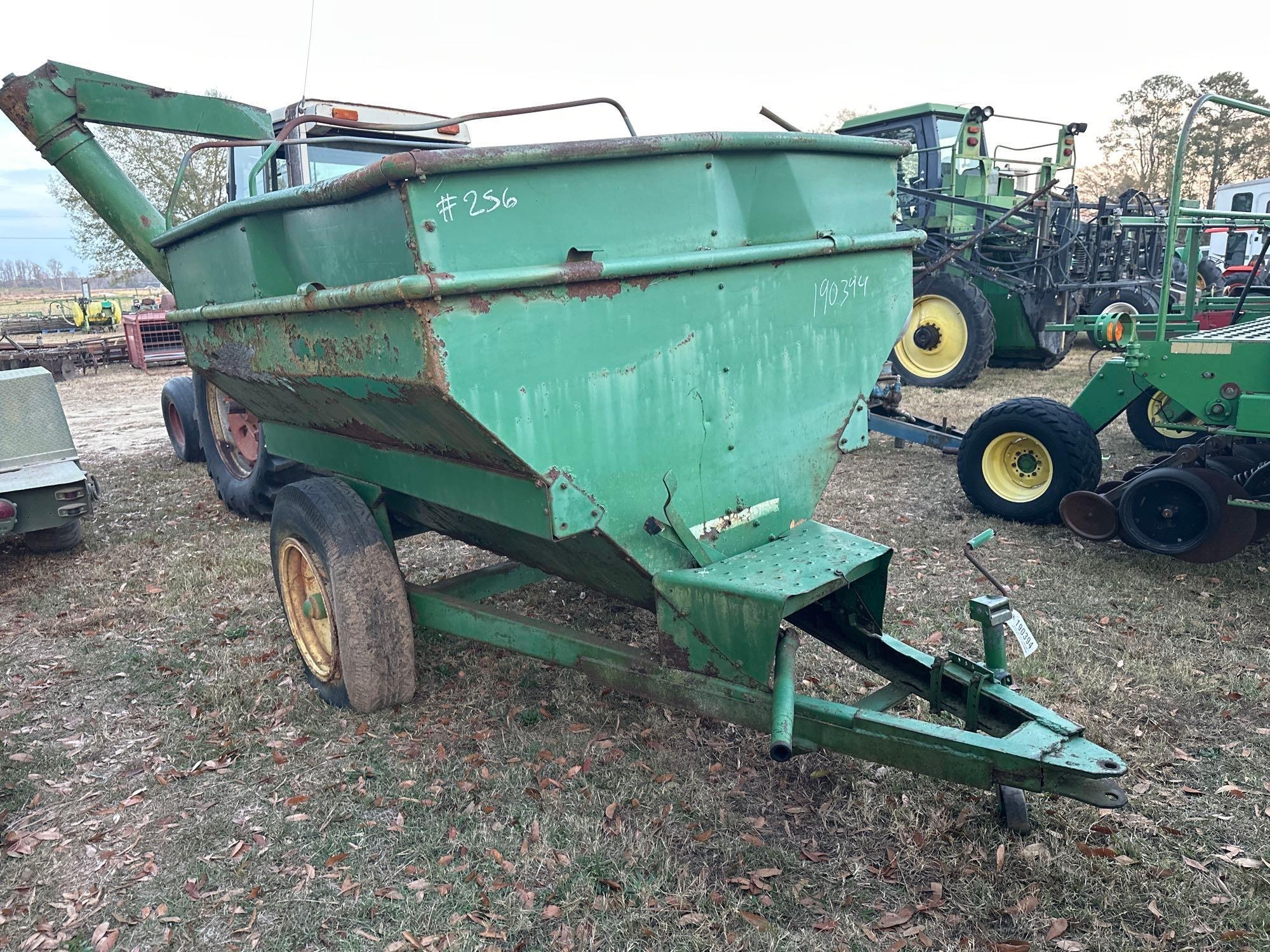 JOHN DEERE 68 FEED CART (A52708)