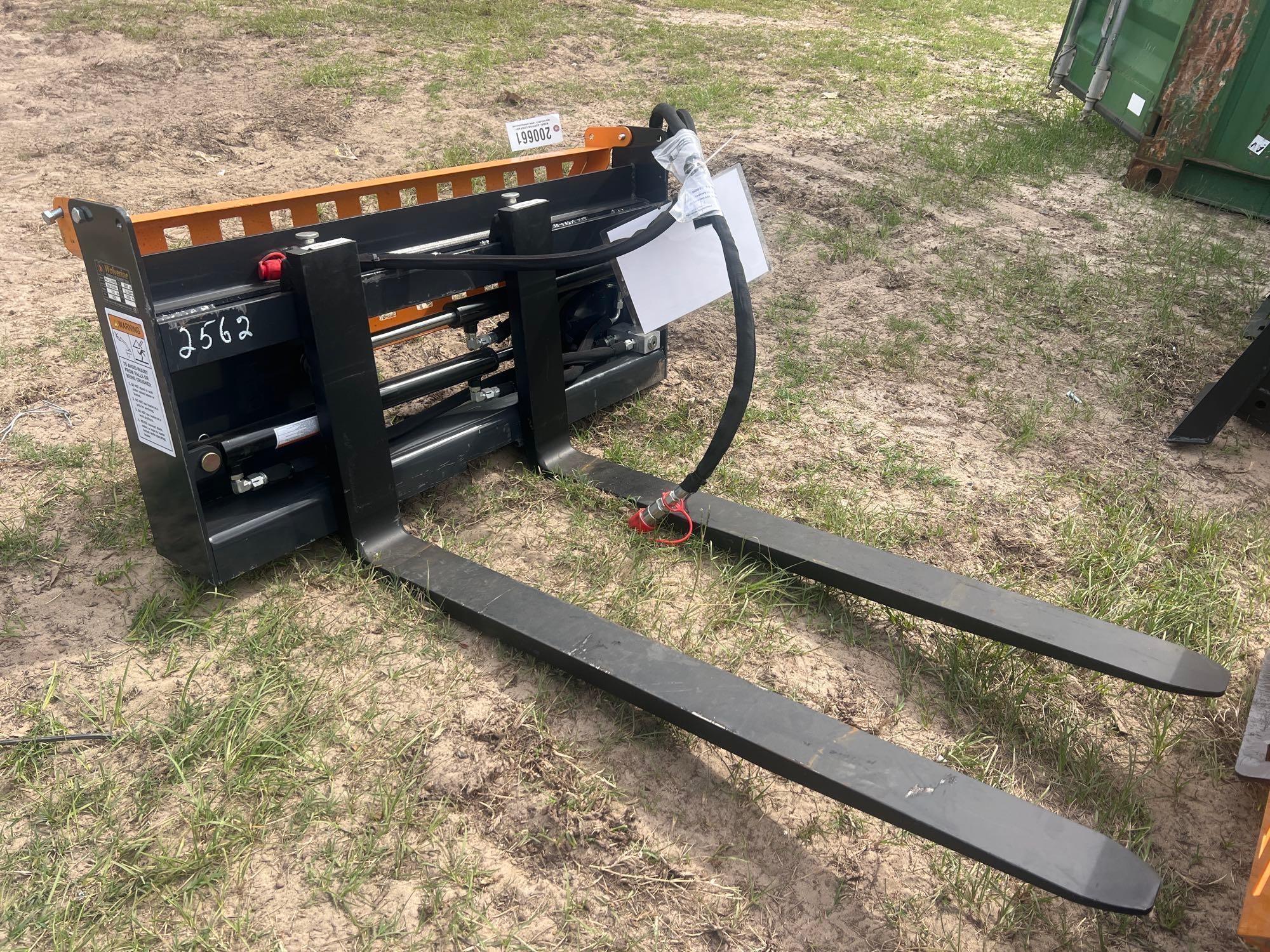 UNUSED WOLVERINE PFA-11-3300G HYD PALLET FORKS (A51248)