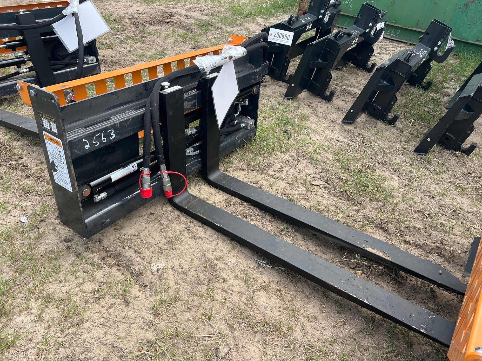 UNUSED WOLVERINE PFA-11-3300G HYD PALLET FORKS (A51248)
