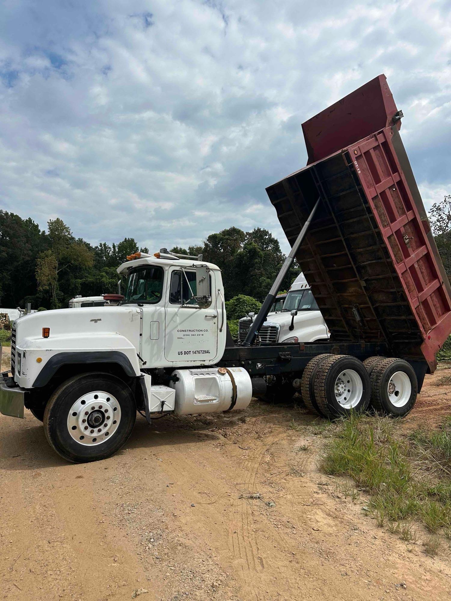 1993 Mack RD688S Dump Truck, VIN # 2M2P267Y5PC014675 (A51572)