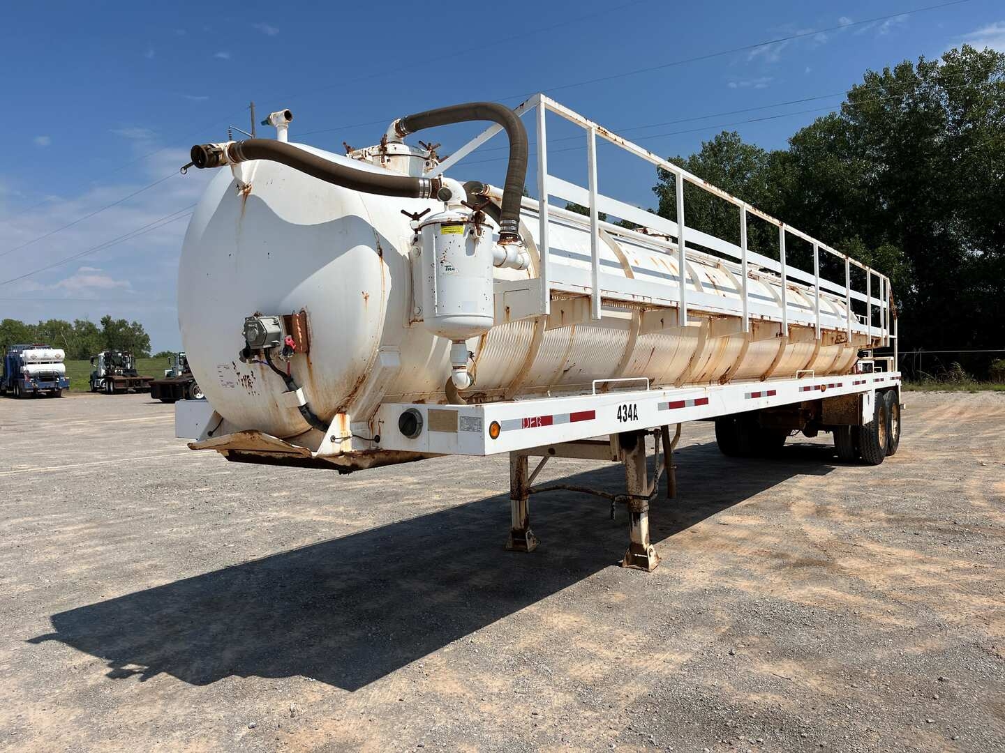 2017 TROXEL 130 BBL STEEL VACUUM TRAILER (A53843)
