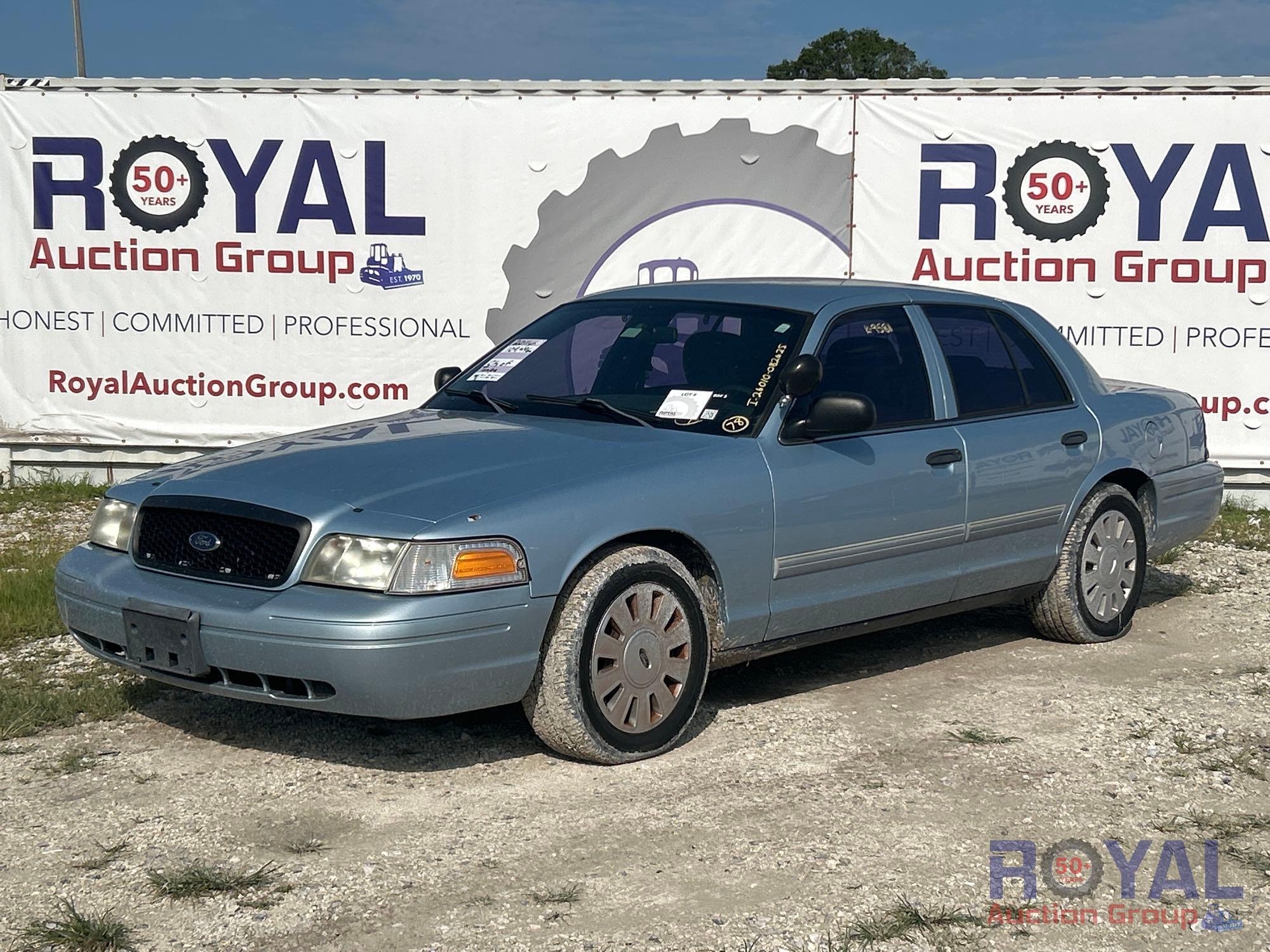 2011 Ford Crown Victoria Sedan (A51694)