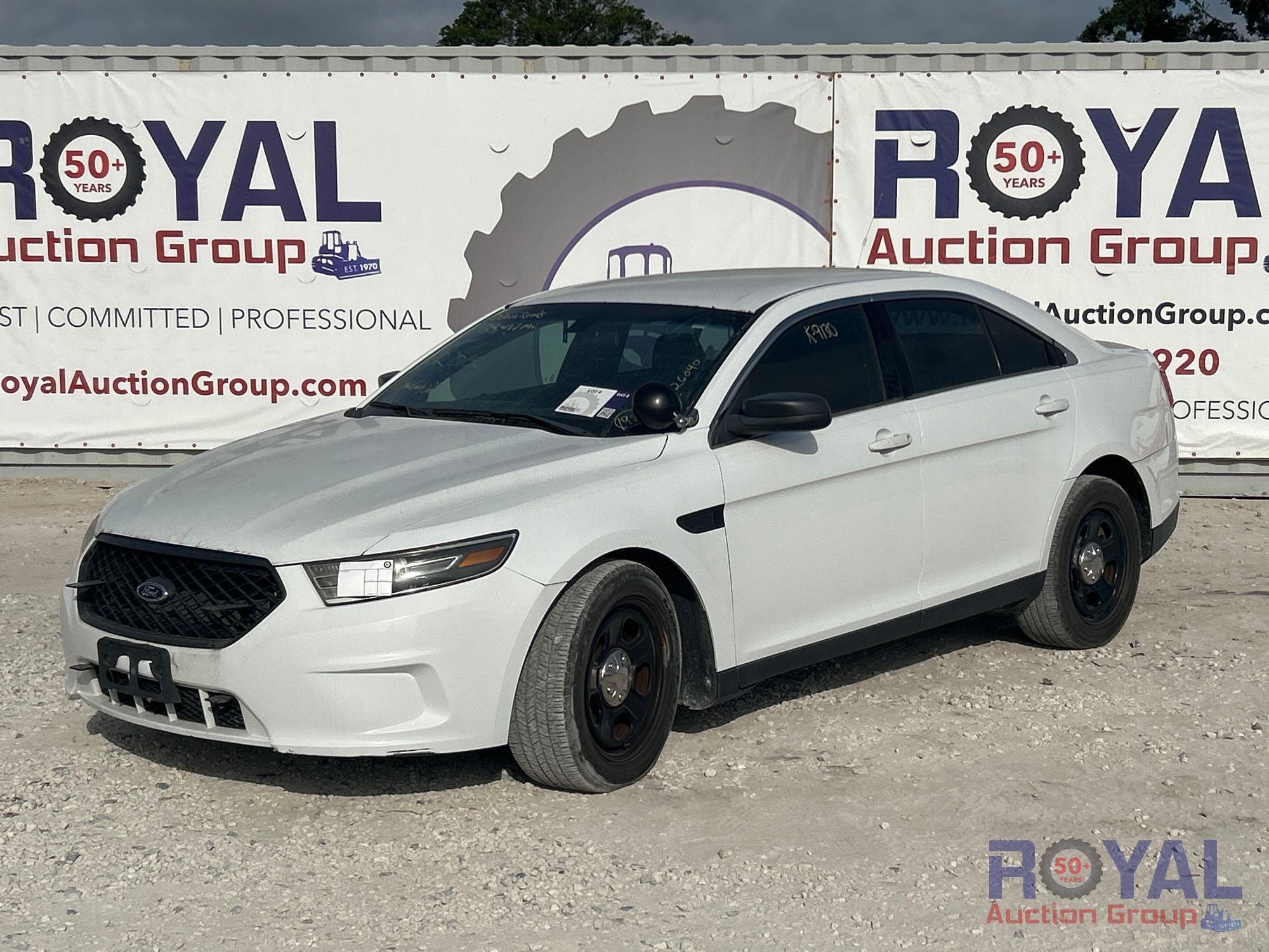 2015 Ford Taurus AWD Sedan (A44572)