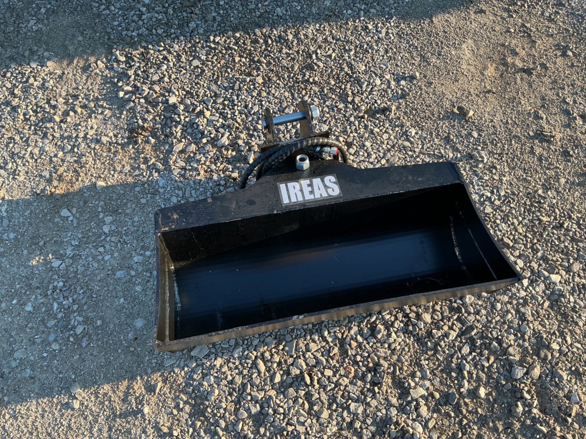 HYDRAULIC TILTING BUCKET FOR MINI EXCAVATOR (A53843)