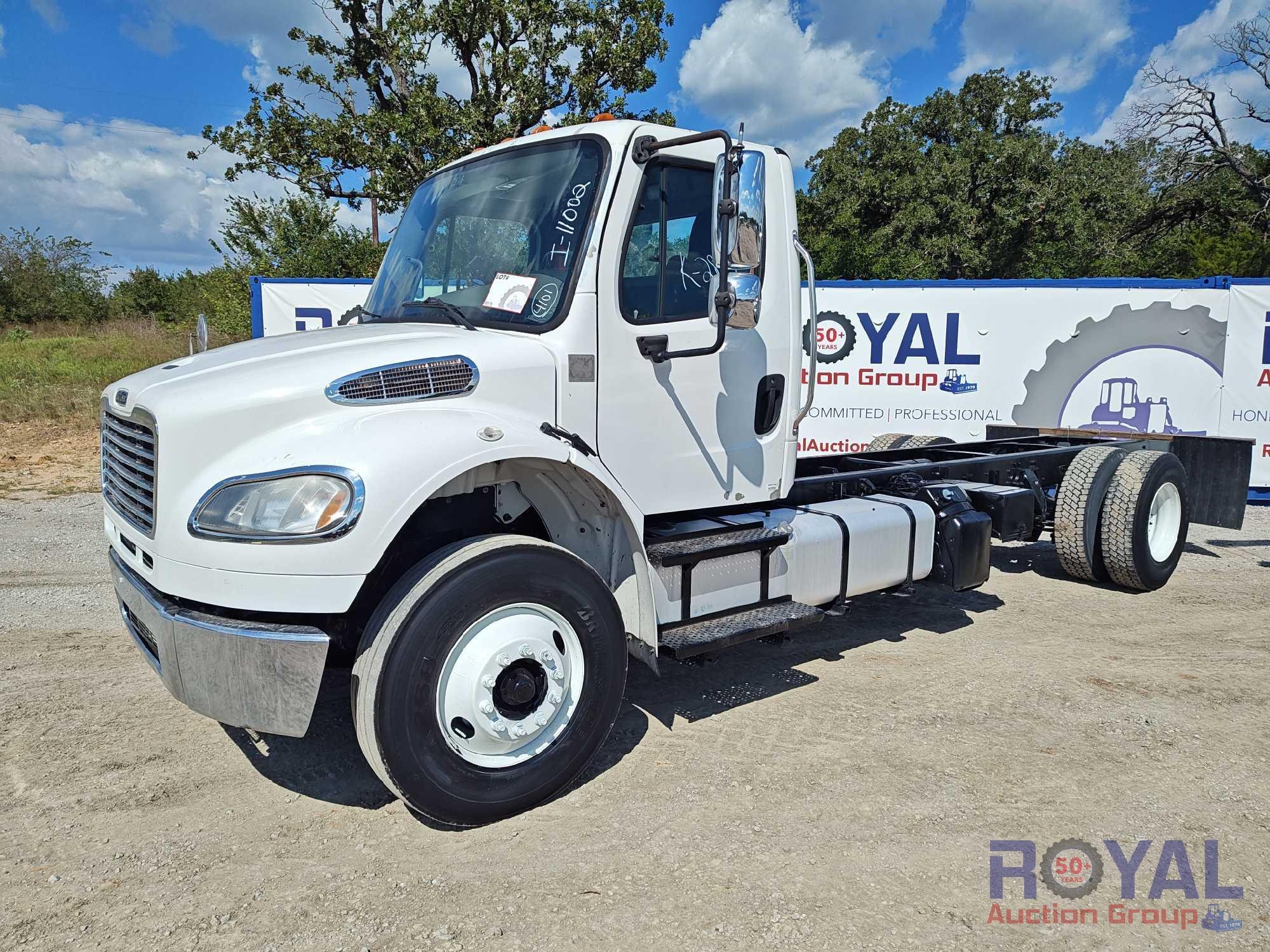 2016 Freightliner M2 106 Cab and Chassis Truck (A52377)