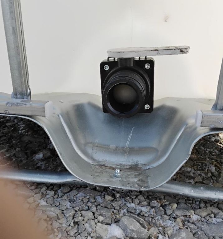 275 Gallon Cage Tanks, Koser Safe, with 2" outlet (A62679)