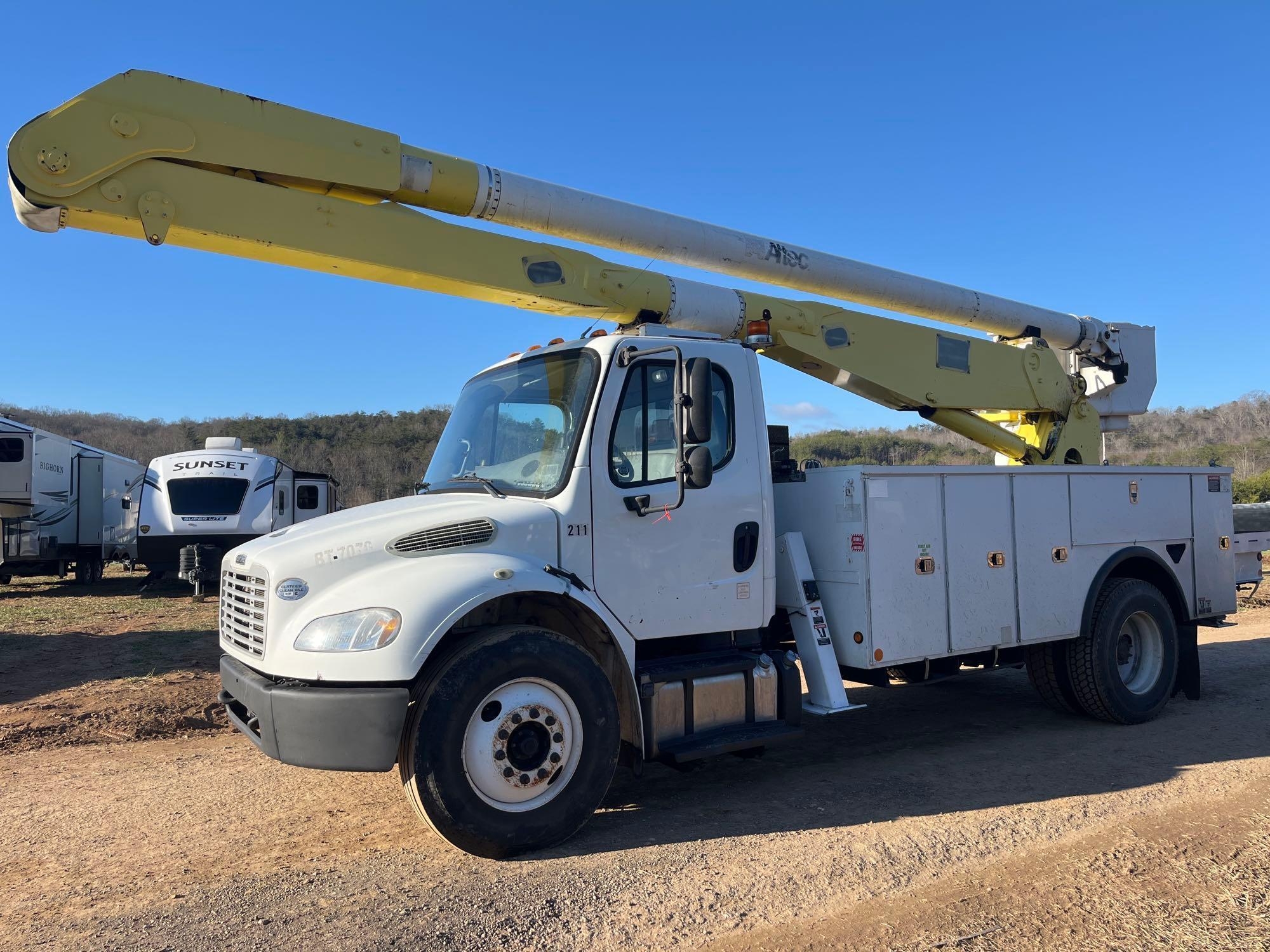 2014 Freightliner M2 106 Bucket Truck, VIN # 1FVACXDT2EHFU7070 (A57453)