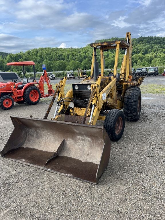 Case 580B Backhoe   (A52384)