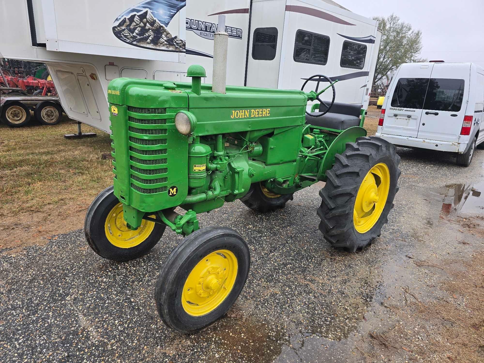 JOHN DEERE M TRACTOR (A52708)