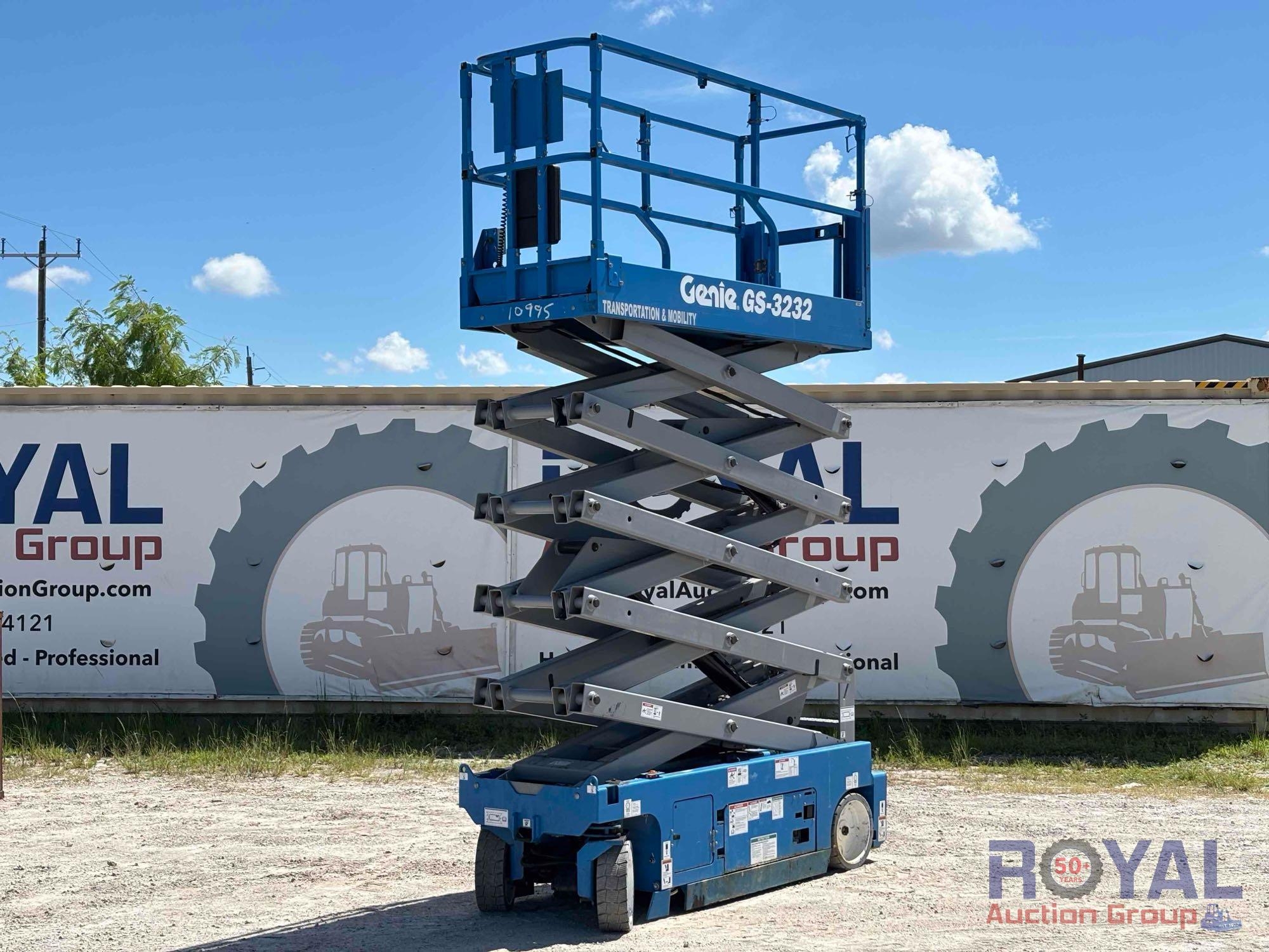 Genie Scissor Lift (A53421)