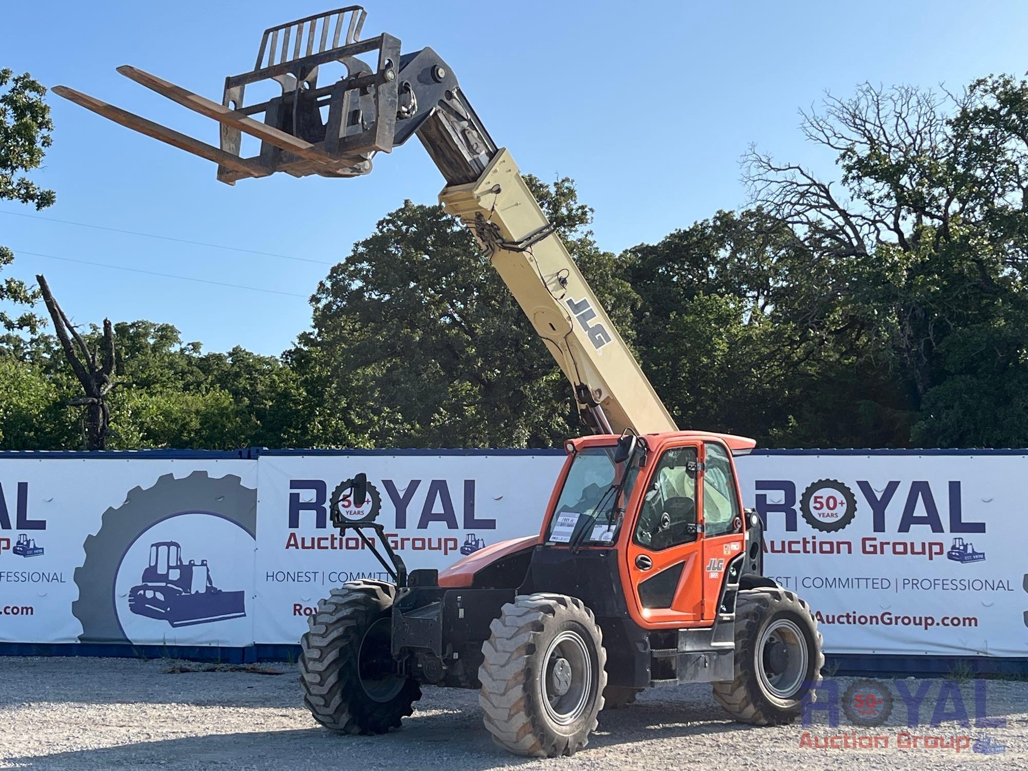 2020 JLG 1732 16,755lb 4x4 High-Capacity Rough Terrain Telehandler (A49461)