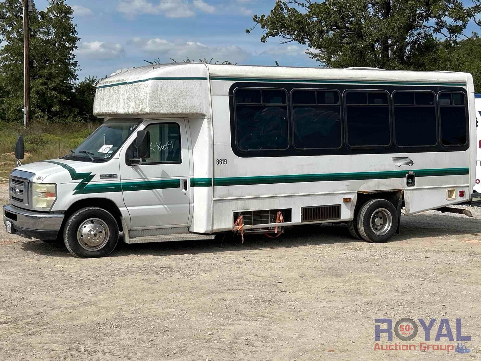 2010 Ford E-450 Super Duty Transport Bus (A52377)