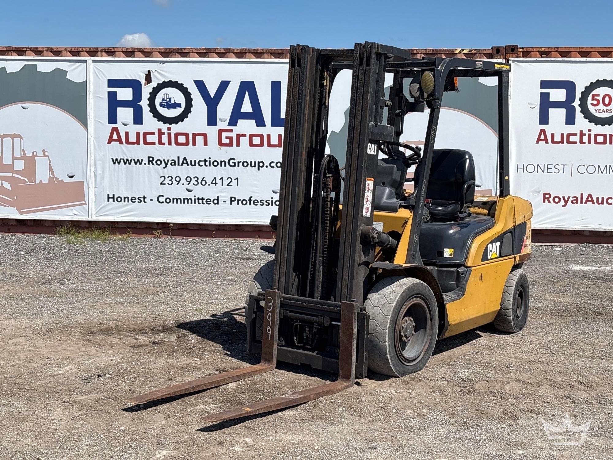 Caterpillar 2PD5000 5,000LB Diesel Forklift (A56857)