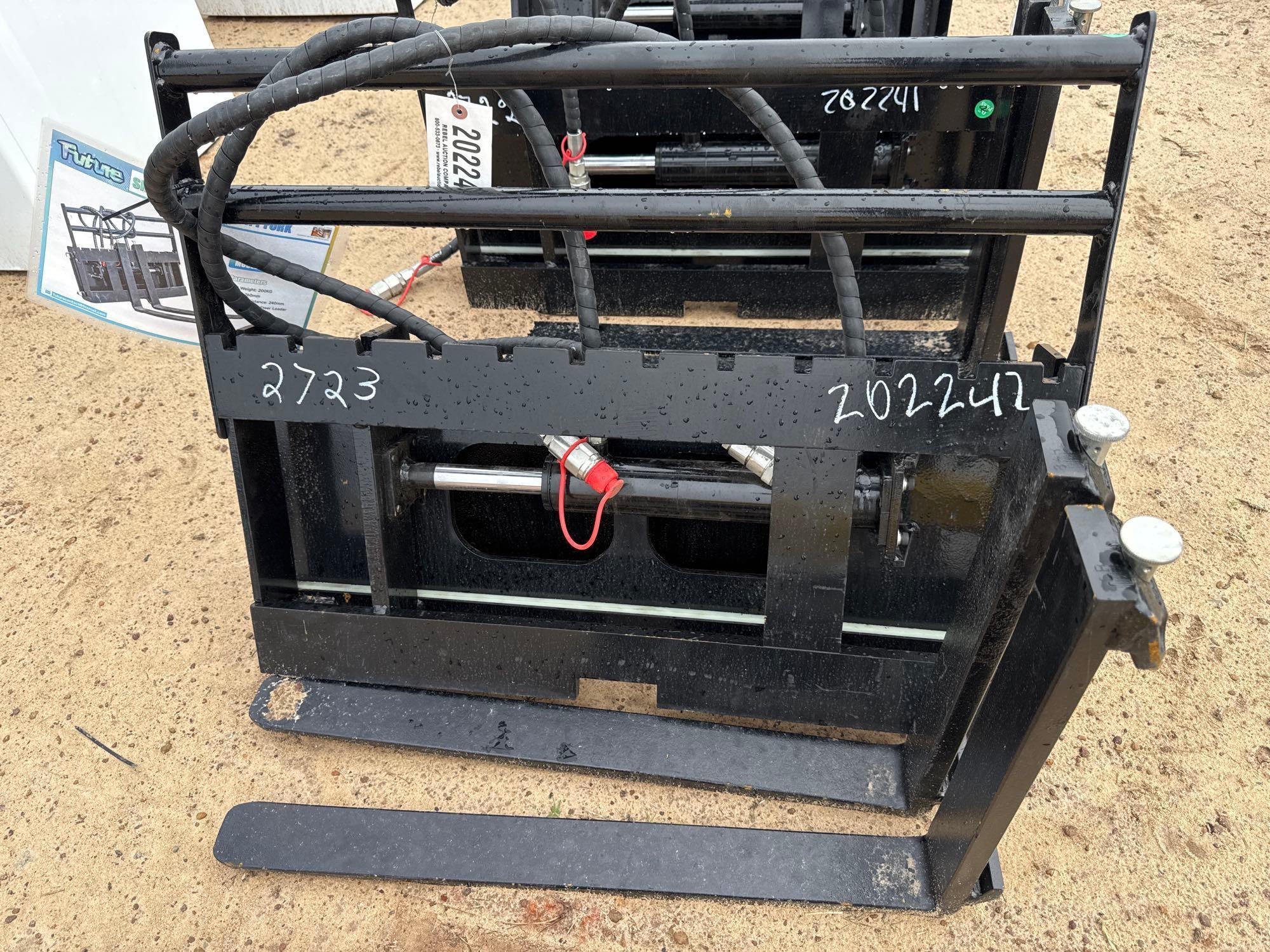 UNUSED FUTURE CYHC HYD MINI SIDE SHIFT FORKS (A54757)