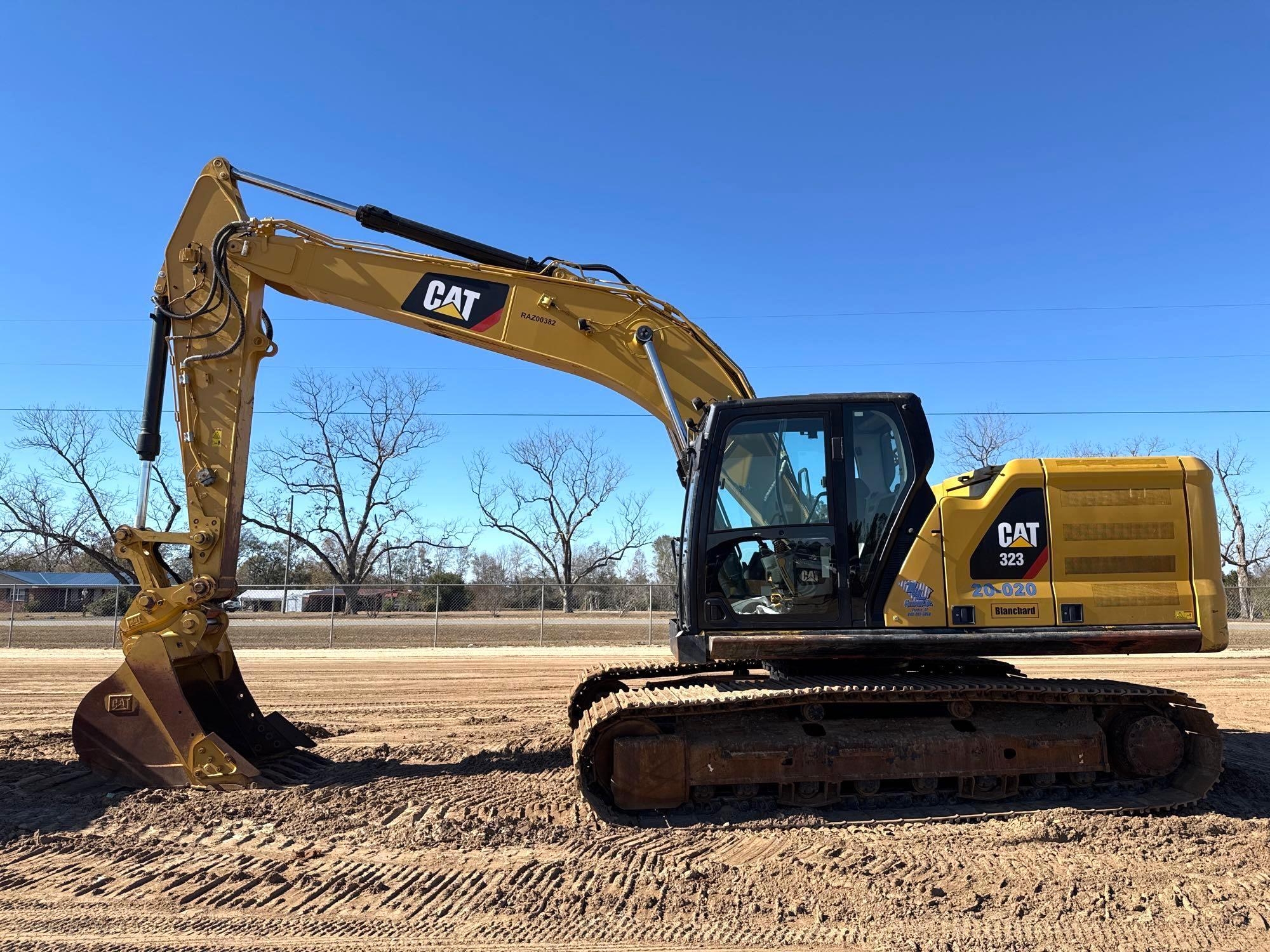 2018 CATERPILLAR 323 EXCAVATOR (A60429)