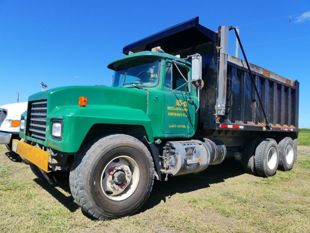 2002 Mack RD6905 (A53314)