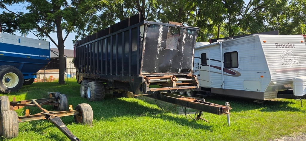 Tandem Axle Silage Cart (A50774)