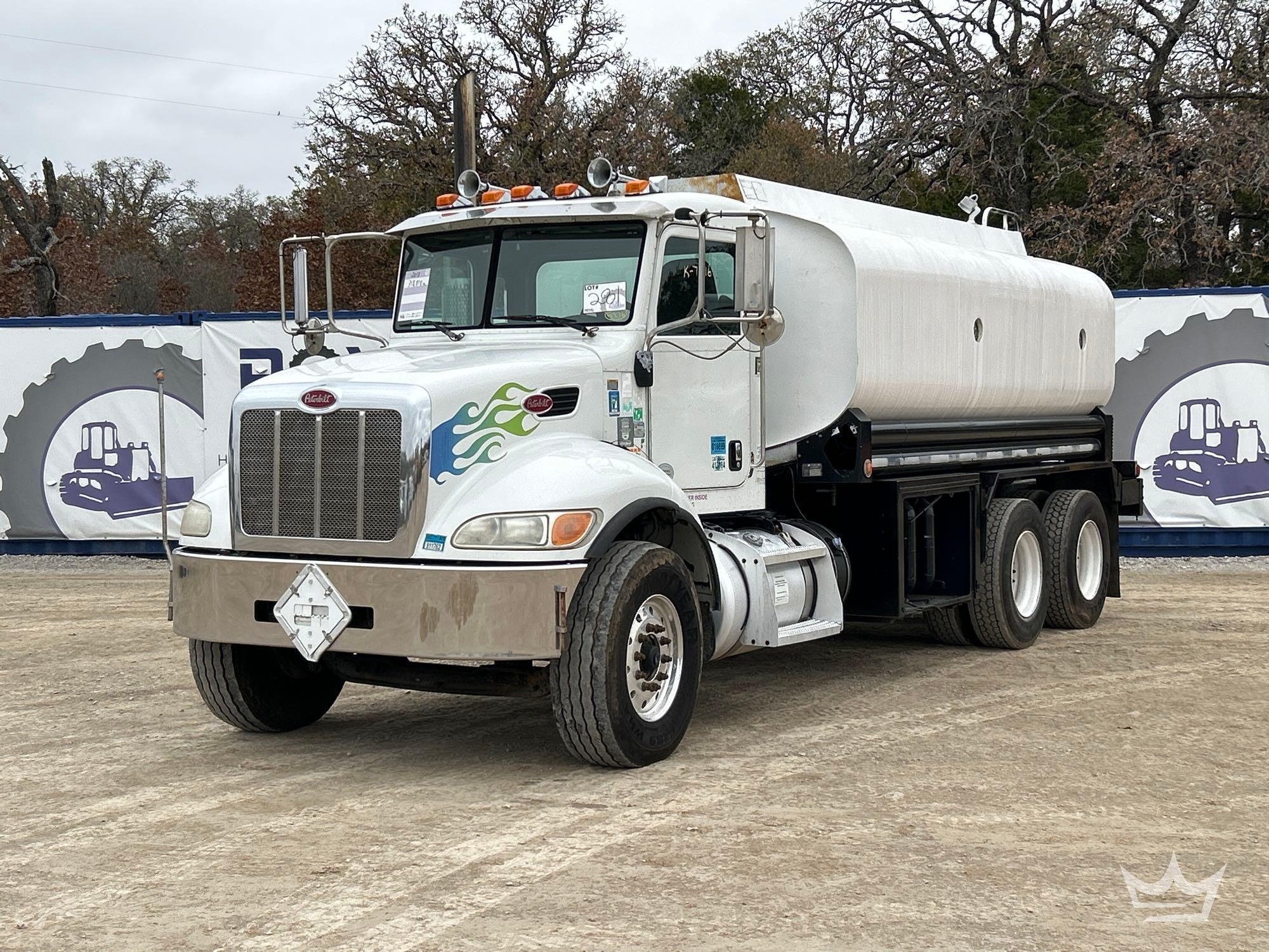 2013 Peterbilt 348 T/A Liquid Transport Truck (A55973)