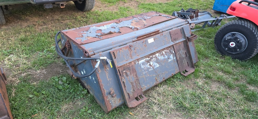 Bobcat 60" Skidloader Bucket Broom (A50775)