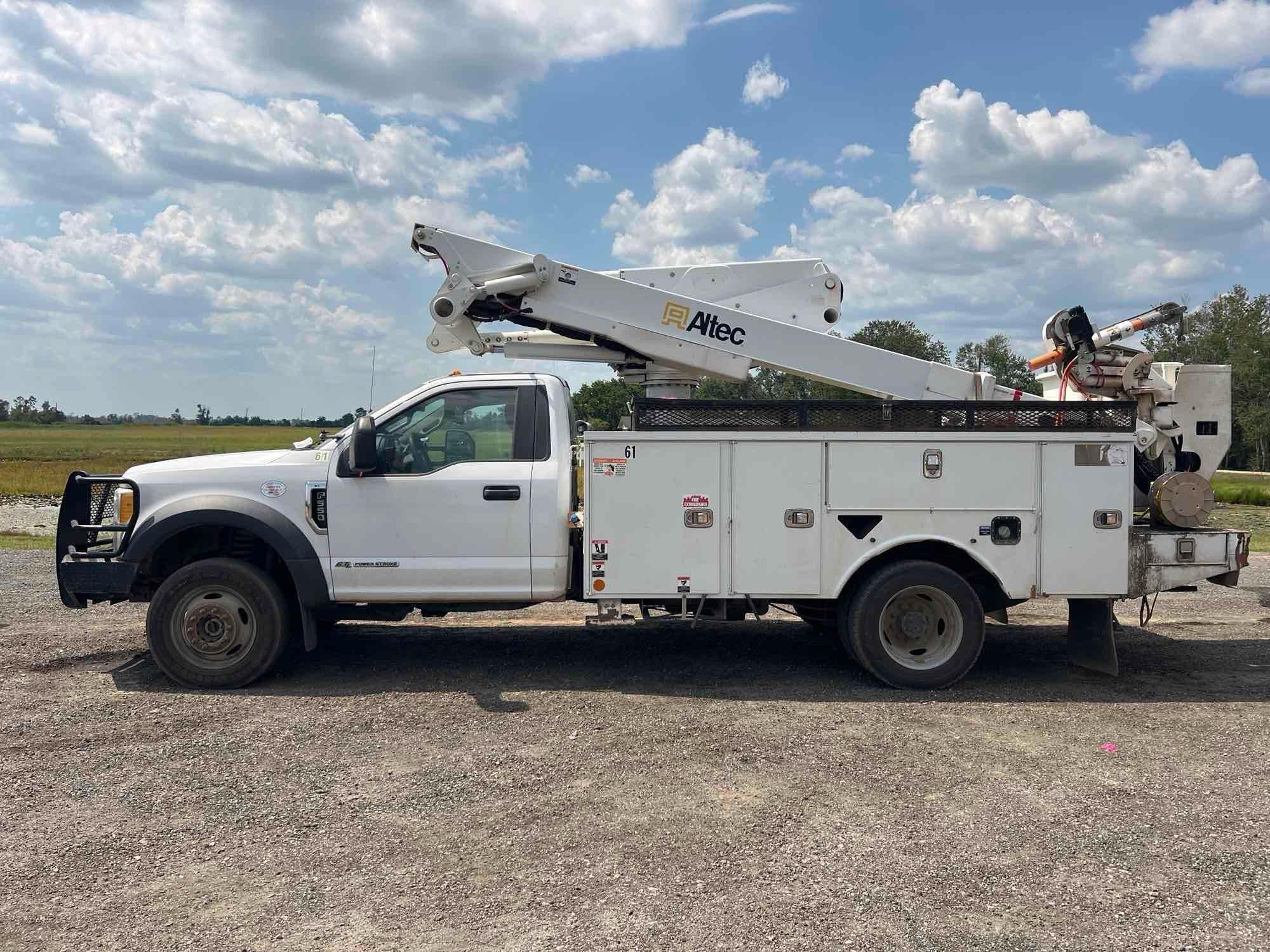 2017 FORD F550 XL SUPER DUTY BUCKET TRUCK (A51406)
