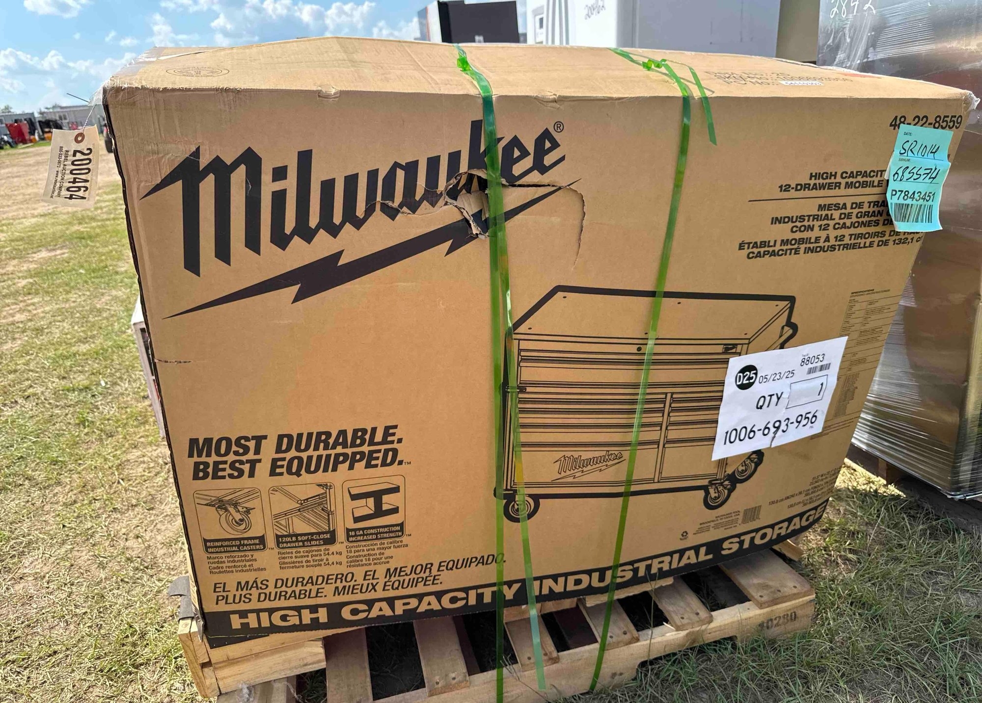 MILWAUKEE 52" HIGH CAPACITY MOBILE WORKBENCH (A51248)