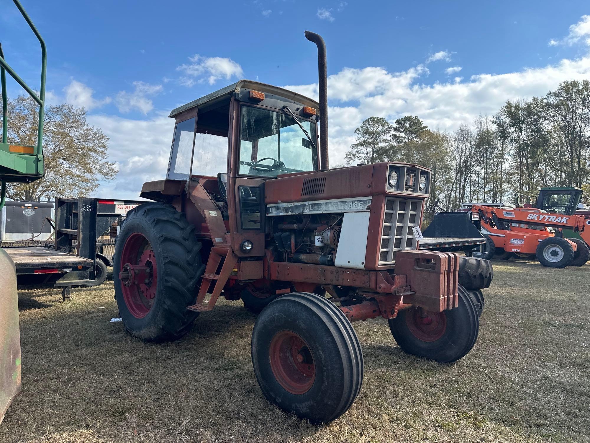 INTERNATIONAL 1486 TRACTOR (A52708)