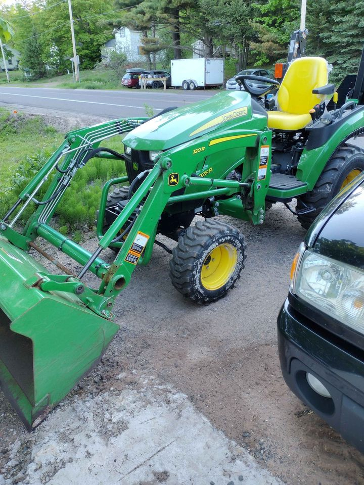 Looking at a 2018 John Deere 2025r