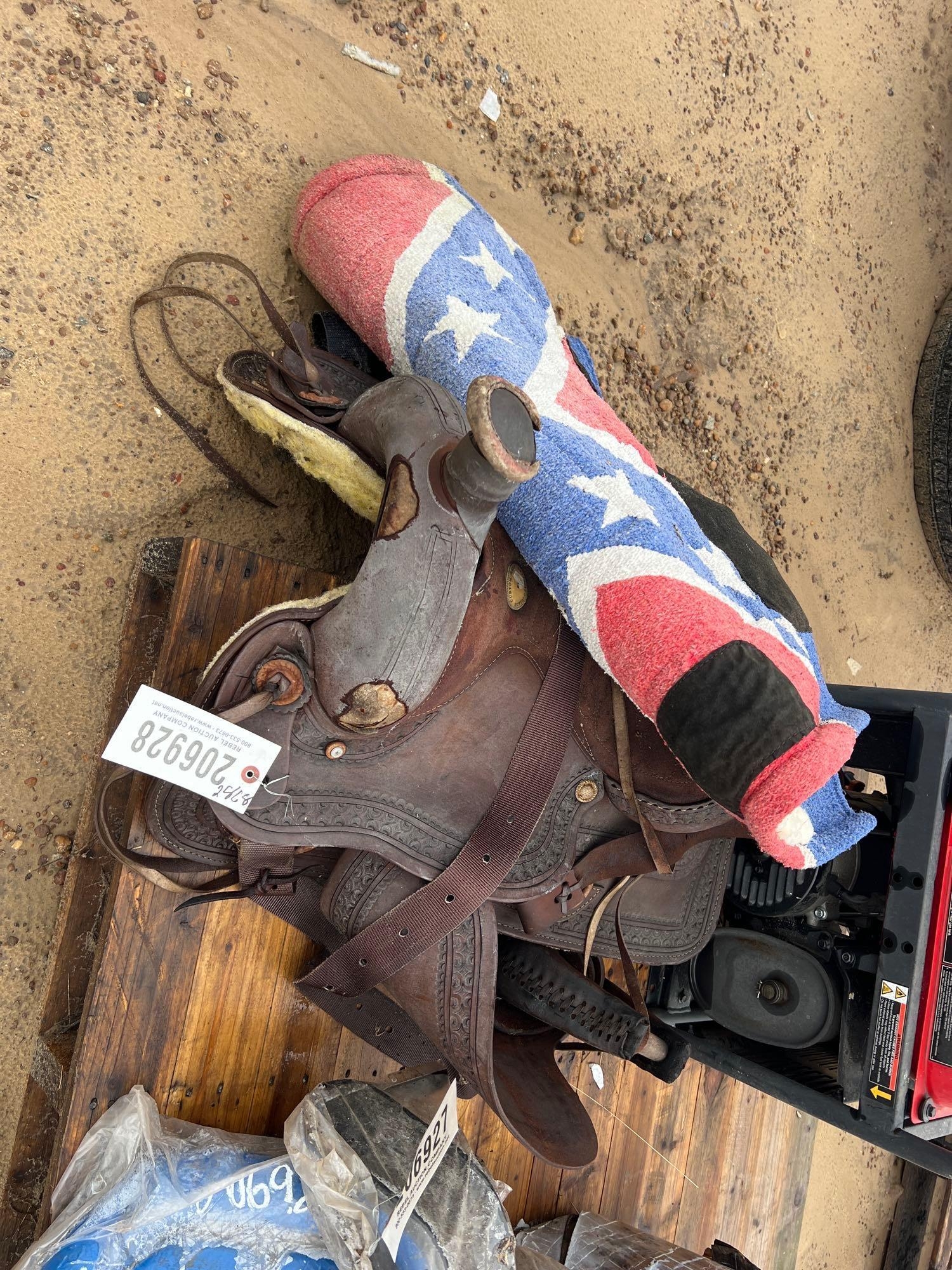 HORSE ROPING SADDLE W/ BLANKET (A58376)